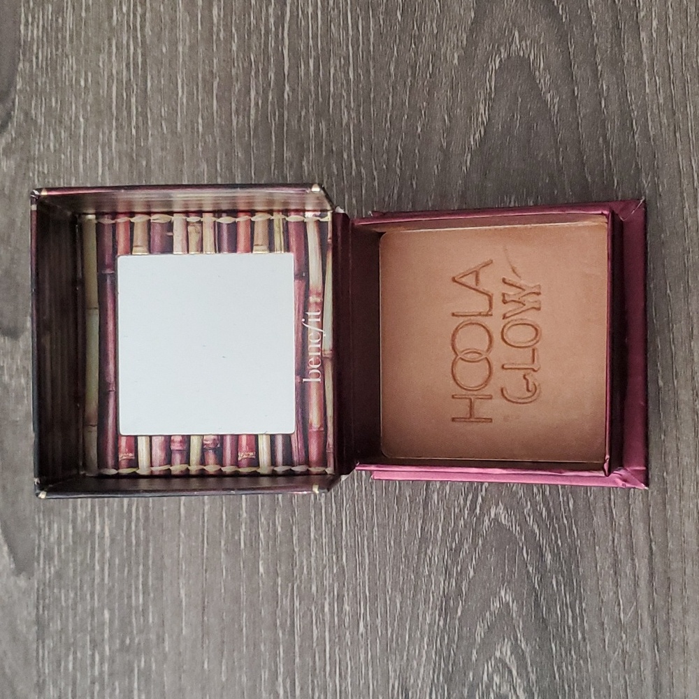 Benefit Hoola Glow Bronzer